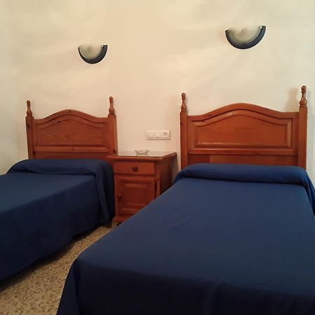 Hostal Miguel 卡拉宏达 外观 照片
